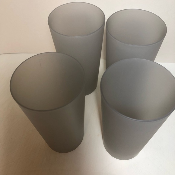 Room Essentials Set of Four Tall Gray Tumblers, NWT, pet/smoke free home - Picture 5 of 5
